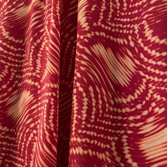 St. John Sport Abstract Long Sleeve Mock-neck Top - Picture 9 of 9